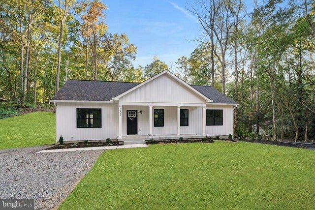 16392 Tinder Dr, Woodford