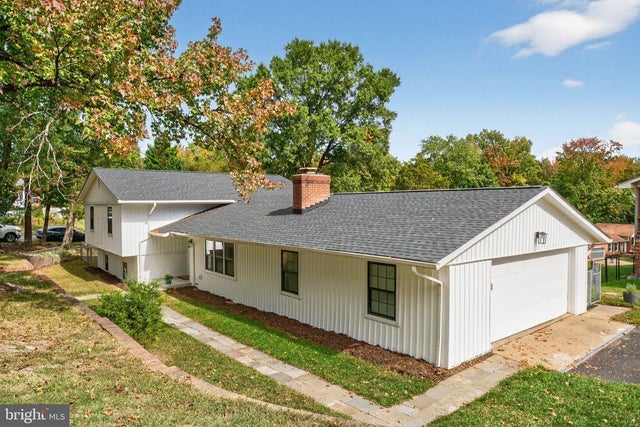 2 Pawnee Dr, Fredericksburg