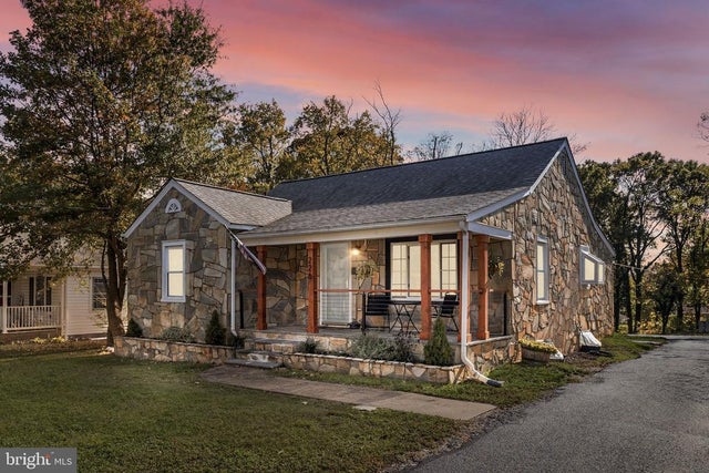 226 Hillcrest Dr, Fredericksburg