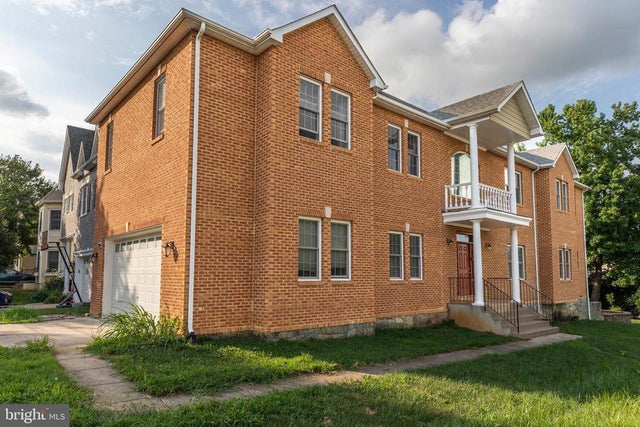 3954 Walnut St, FAIRFAX