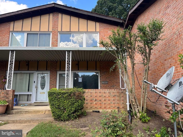 10136 Fair Woods Dr, Fairfax