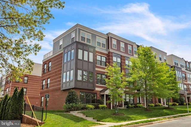 3951 Oak St, Fairfax