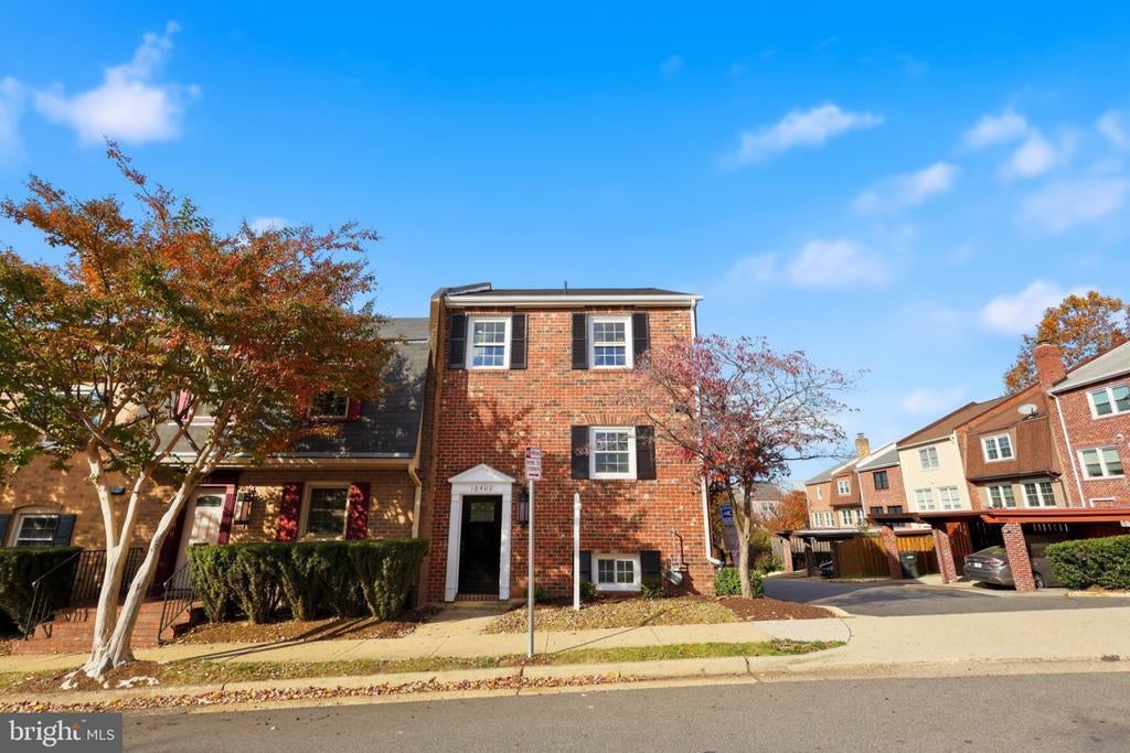 10400 Whitehead St, FAIRFAX