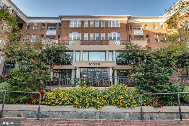 10328 Sager Ave #402, FAIRFAX