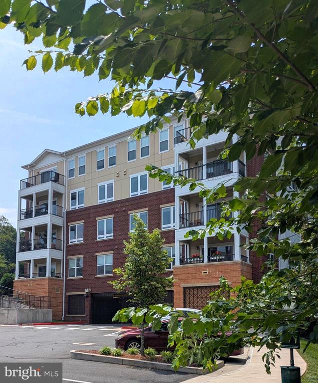 9450 Silver King Ct #202, Fairfax