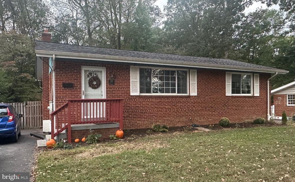 9917 Duncan St, FAIRFAX