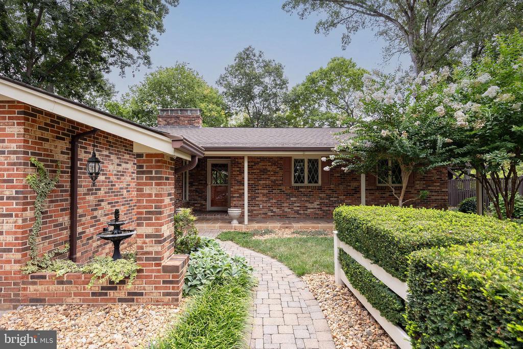 120 Armstrong Pl, WINCHESTER