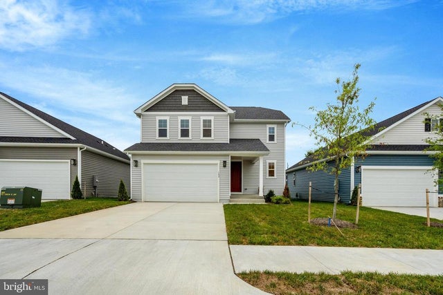 102 Midsummer Ln, Middletown