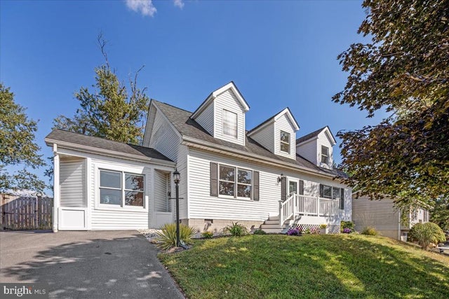 128 Pioneers Rd, Winchester