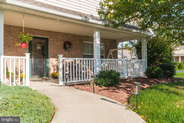 221 Crestwood Ln, Winchester