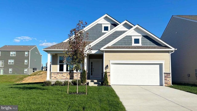 121 Woodford Dr, Stephens City