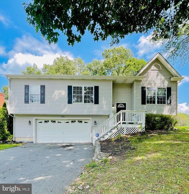 275 Greenwood Rd, Winchester