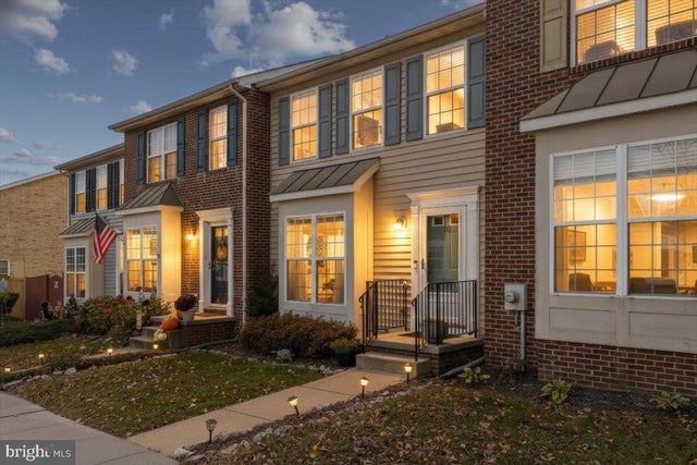 110 Chatham Sq, Winchester