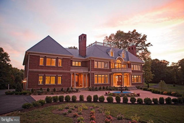 35b Elsiragy Ct, Mclean