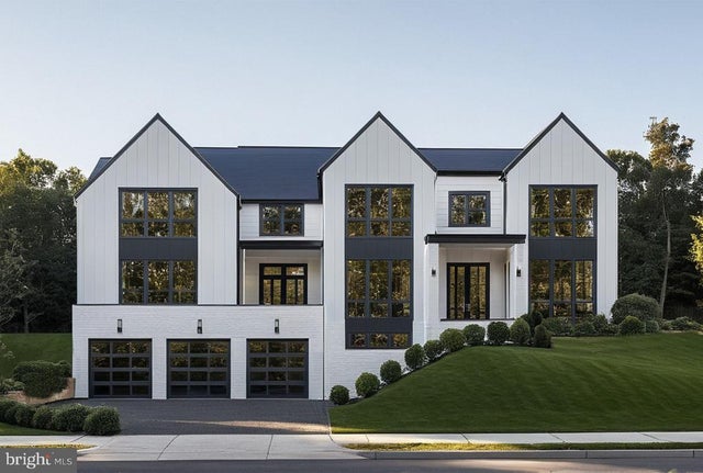 627 Hine St Se, VIENNA