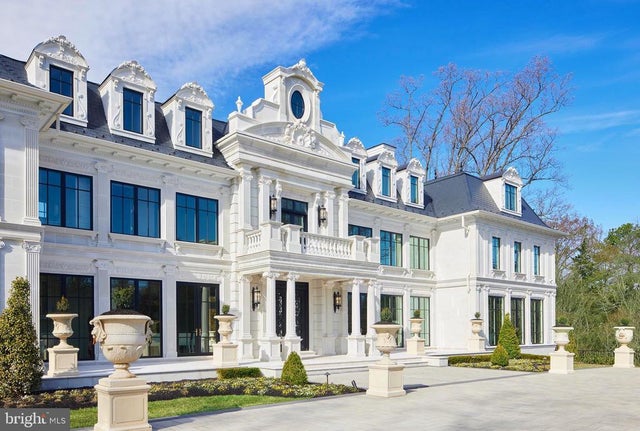 6431 Georgetown Pike, MCLEAN