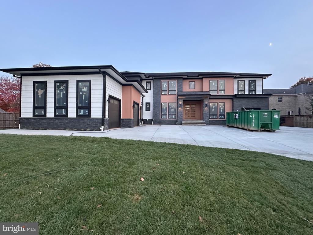 2113 Chain Bridge Rd, VIENNA