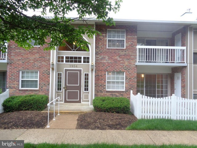 1954 Kennedy Dr #104, Mclean