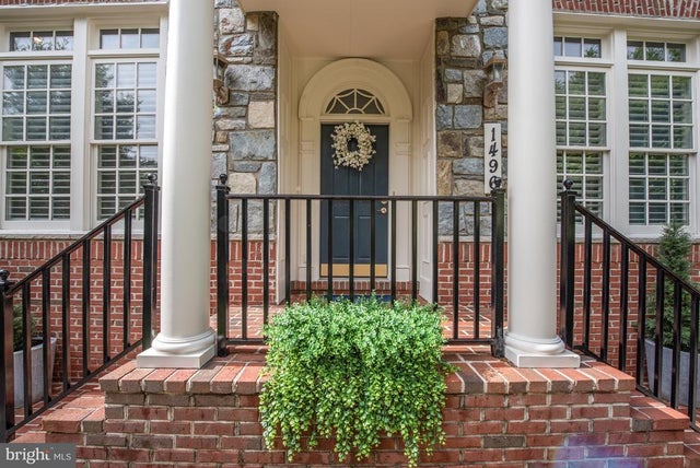 1496 Evans Farm Dr, Mclean