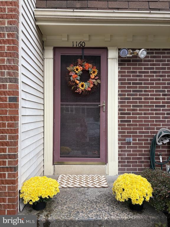 1160 Lisa Ct, Herndon