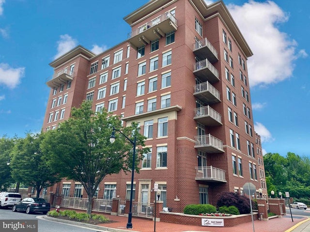4490 Market Commons Dr #302, Fairfax