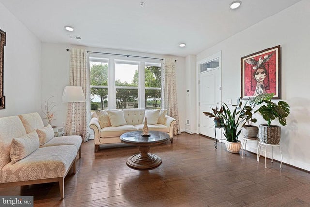 13342 Arrowbrook Centre Dr #108, Herndon