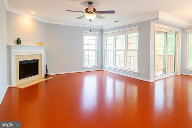 2816 Emma Lee St #301, Falls Church