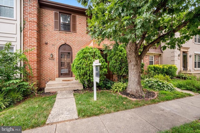 2880 Kelly Sq, Vienna