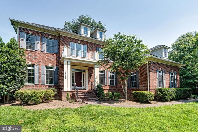 10002 Courthouse Rd, VIENNA