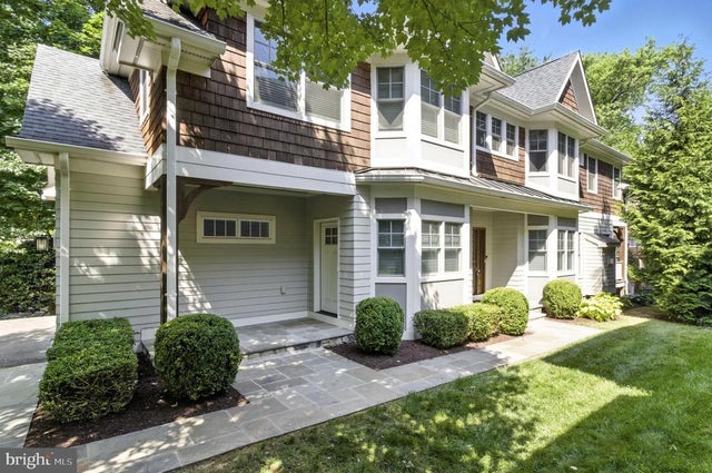 6838 Saint Albans Rd, MCLEAN