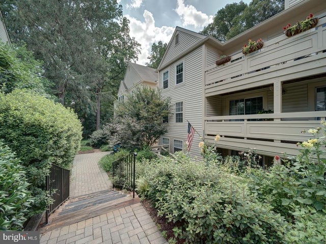 2233 Lovedale Ln #unit I, Reston