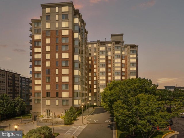 2726 Gallows Rd #411, Vienna