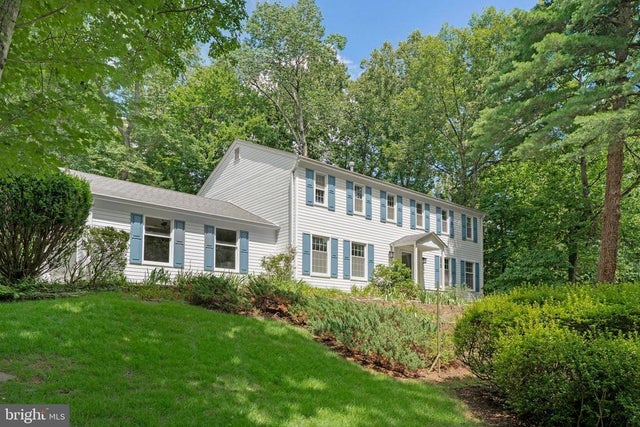 2305 Acton Dr, Reston