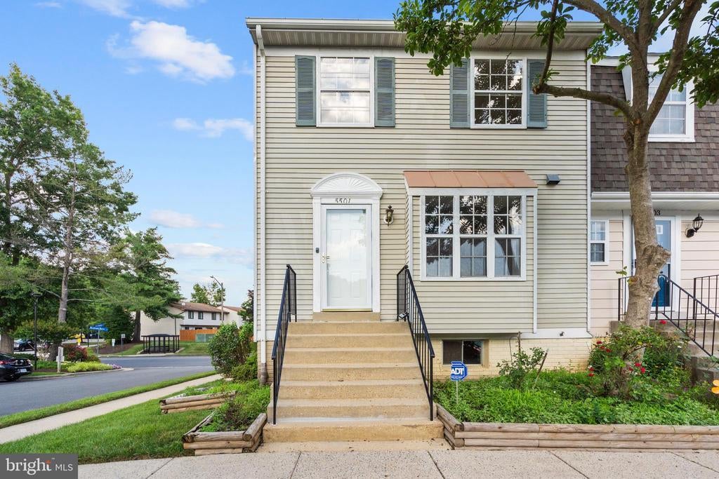 5501 Woodlawn Manor Ct, ALEXANDRIA