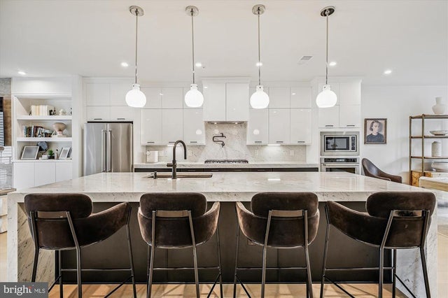 7585 Sawyer Farm Way #904, MCLEAN