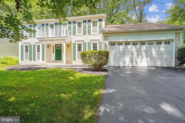 5816 Oak Leather Dr, Burke