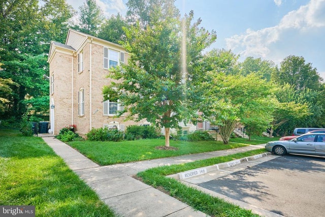 4235 Sleepy Lake Dr, Fairfax