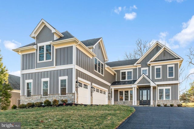 1711 Drewlaine Dr, VIENNA