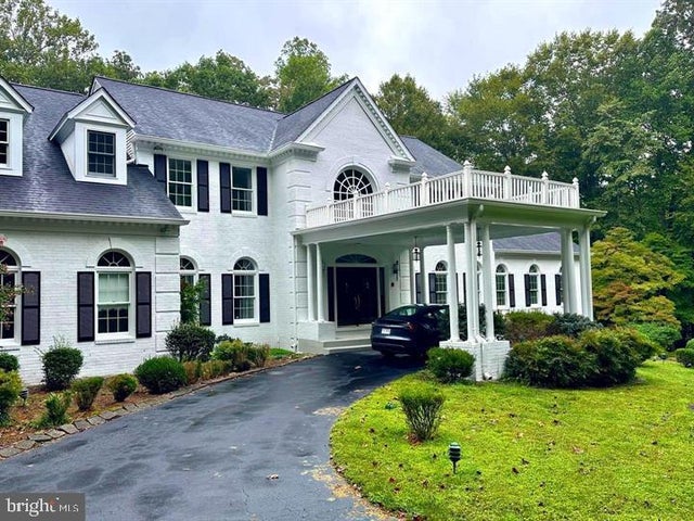 7808 Hill House Ct, Fairfax Station