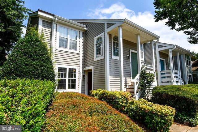 2797 Yarling Ct, Falls Church