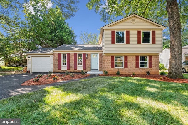 10449 Calumet Grove Dr, Fairfax