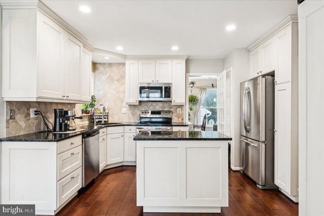 12592 Rock Ridge Rd, Herndon