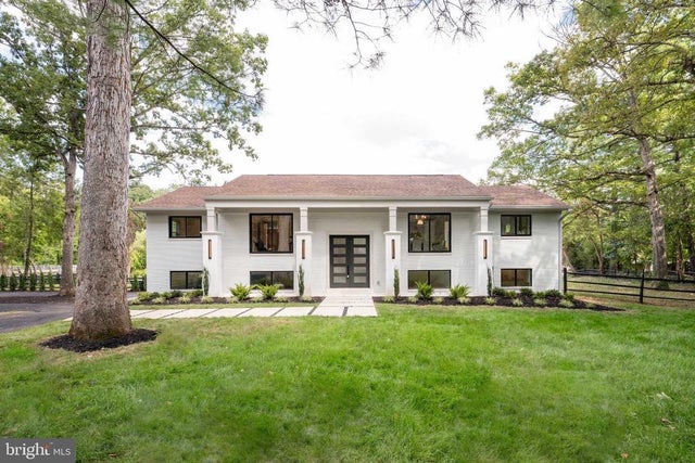 6211 Waterway Dr, FALLS CHURCH