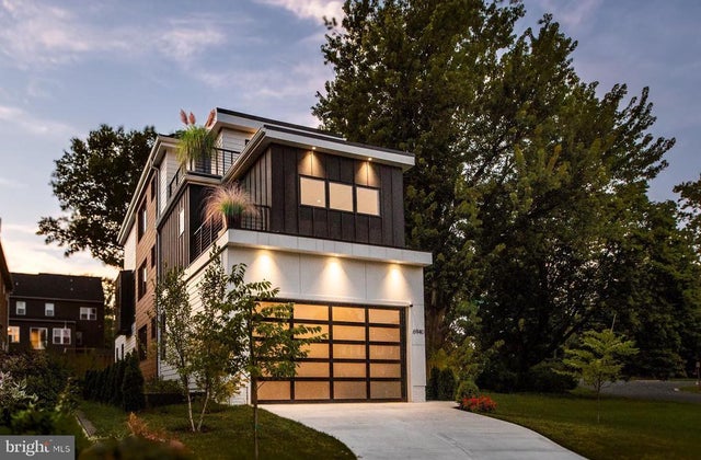 6940 Spruce St, FALLS CHURCH