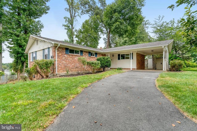 8909 Victoria Rd, Springfield