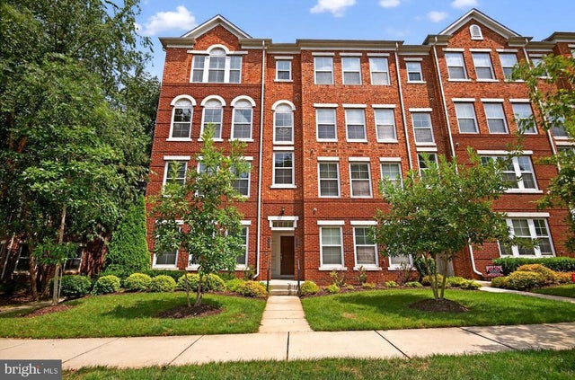 3006 Rittenhouse Cir #28, FAIRFAX