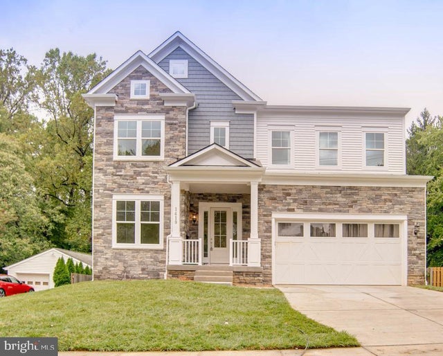 1419 Cottage St Sw, Vienna