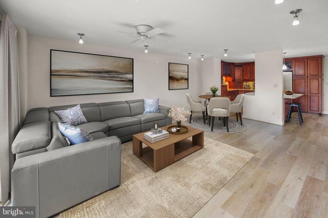 8340 Greensboro Dr #302, Mclean