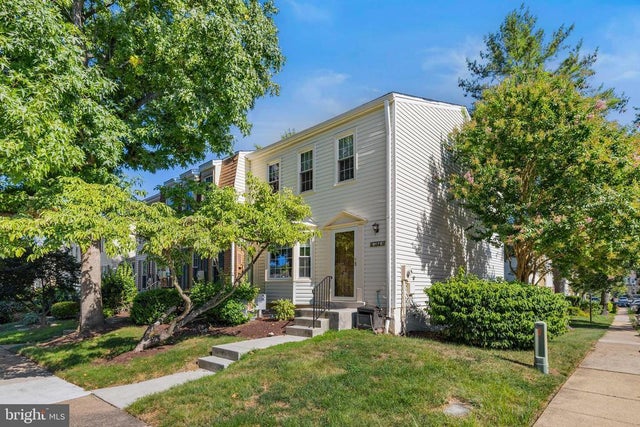 9175 Broken Oak Pl #39b, Burke