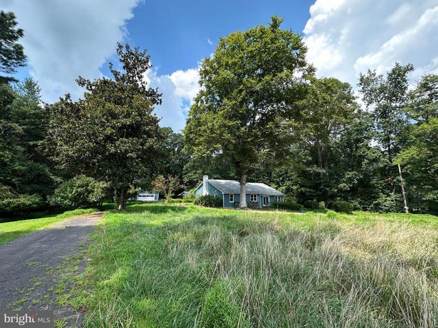 12365 Henderson Rd, Clifton